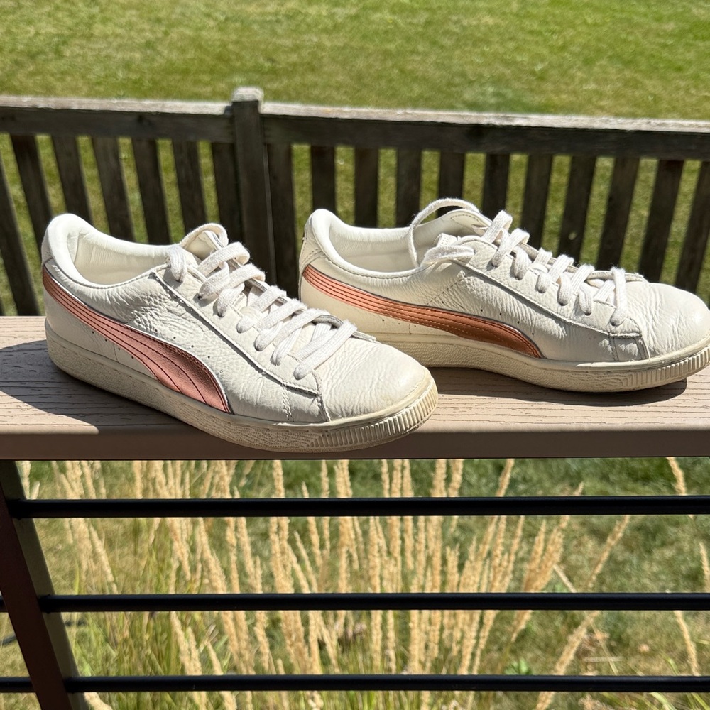 Puma Women's Cream and Rose Gold Sneakers